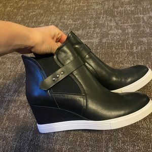 Women’s Nwt size 9 black Paulo wedge